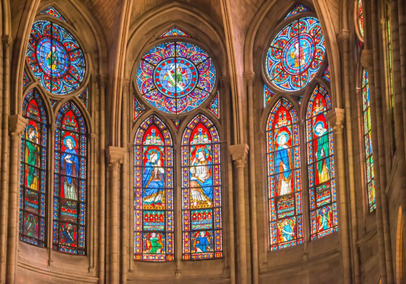 Aliança infame entre trono e altar para desfigurar Notre-Dame