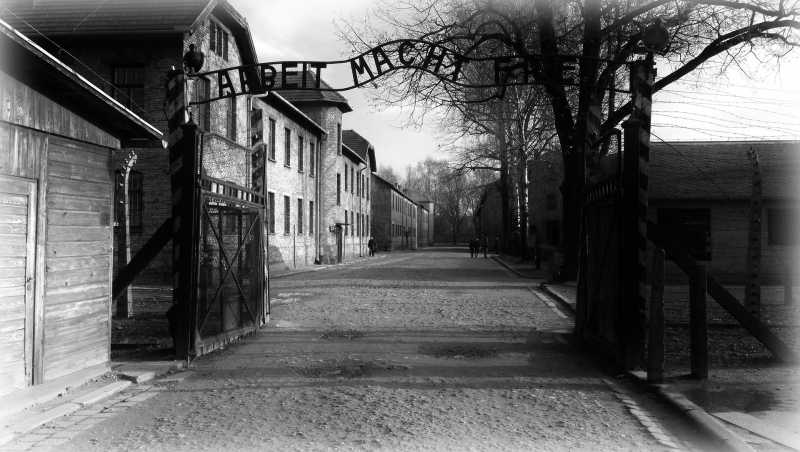 Por que não conhecemos os santos que morreram em Auschwitz?