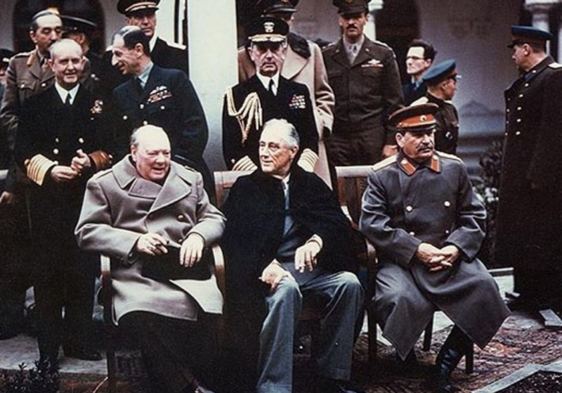 De Yalta a Moscovo, 1945-2025